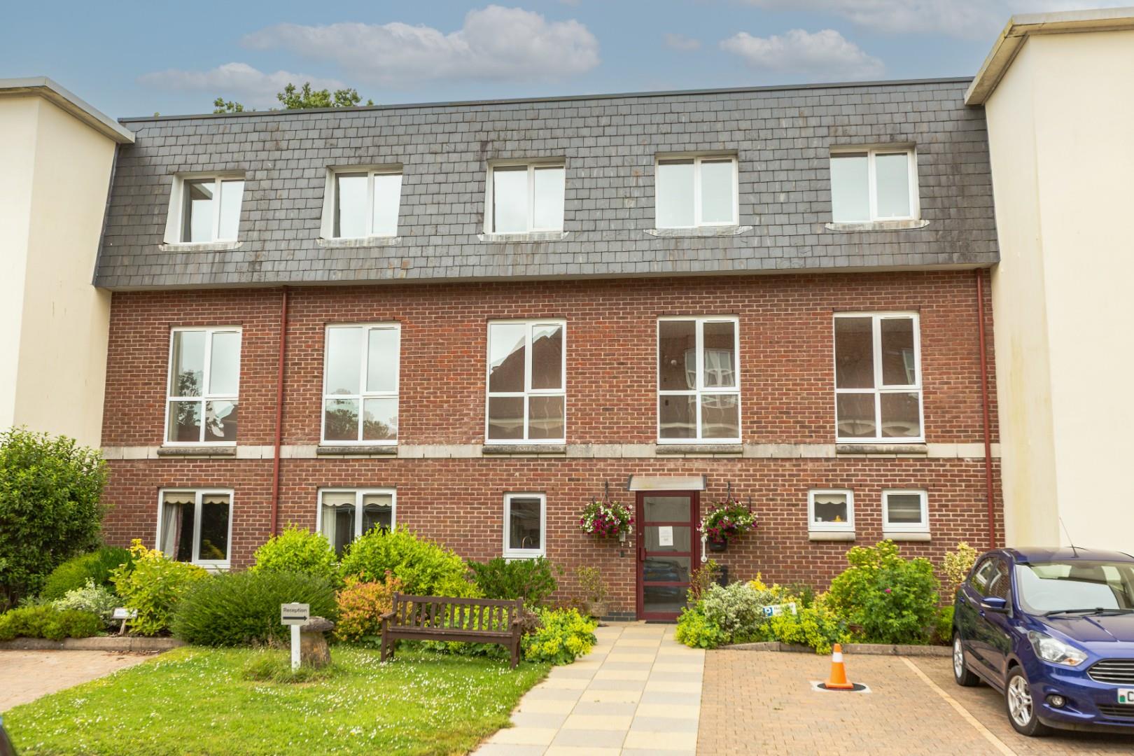 Willow Court, Clyne Common, Swansea, SA3 3JB